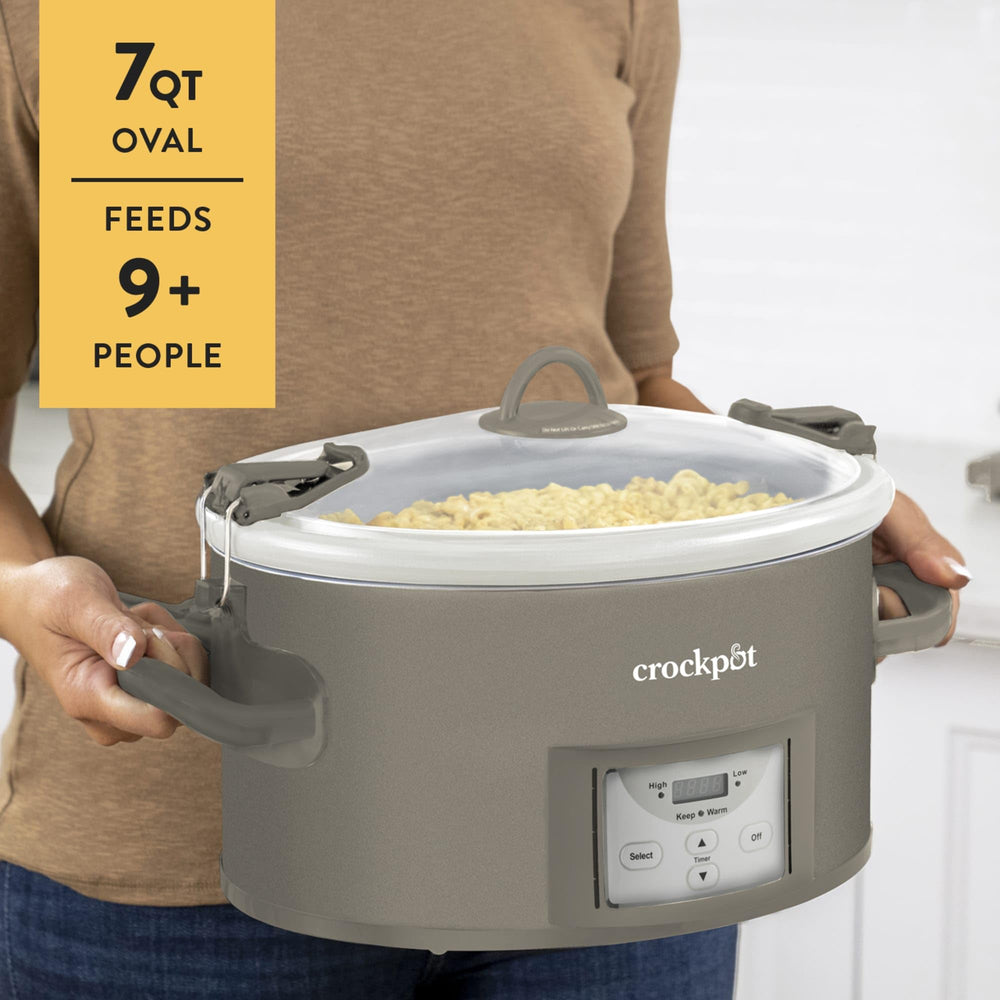 Crock-Pot close-up of Cook & Carry locking lid seal preventing leaks for mess-free travel