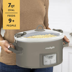 Crock-Pot close-up of Cook & Carry locking lid seal preventing leaks for mess-free travel