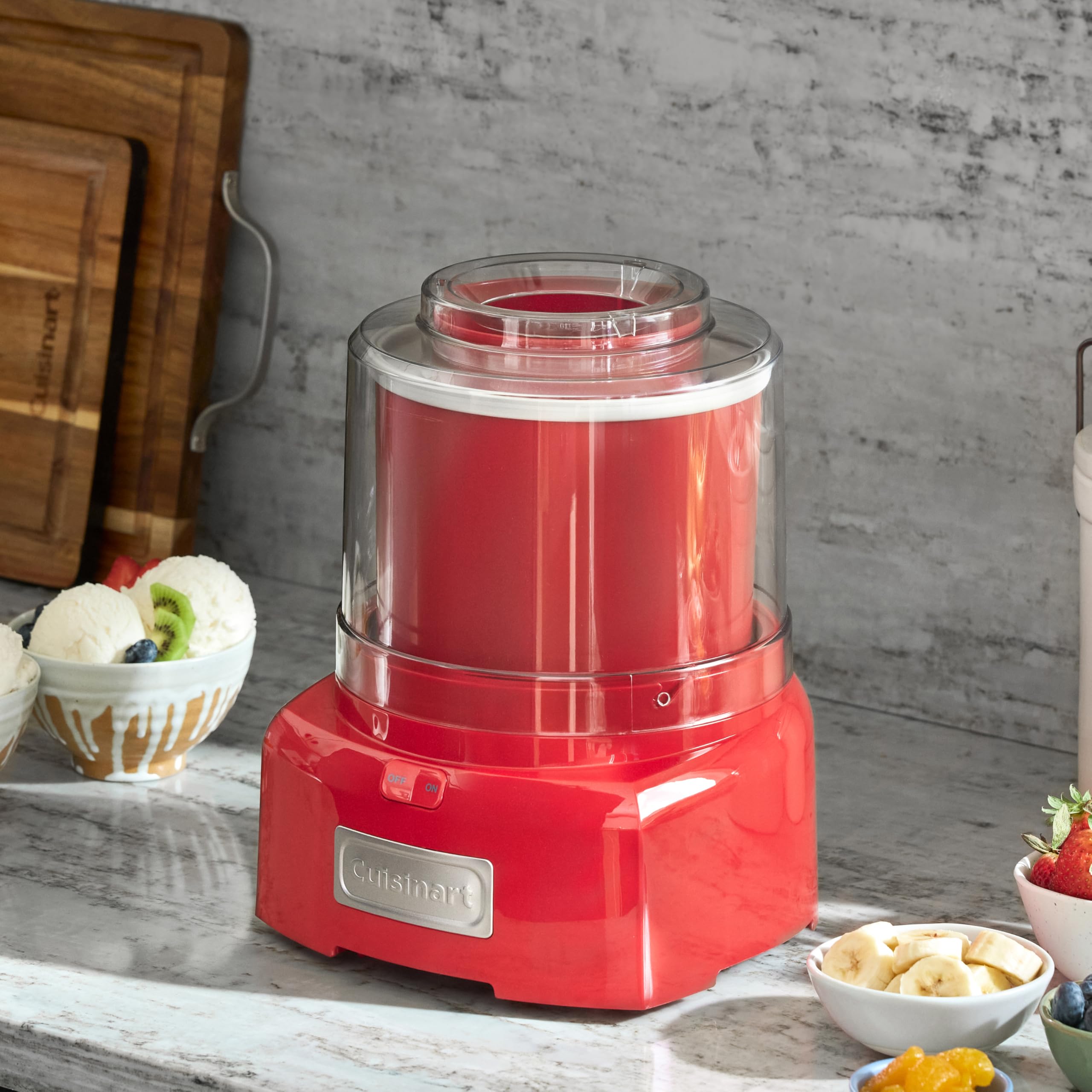 Cuisinart transparent lid and large spout for mess-free pouring benefit