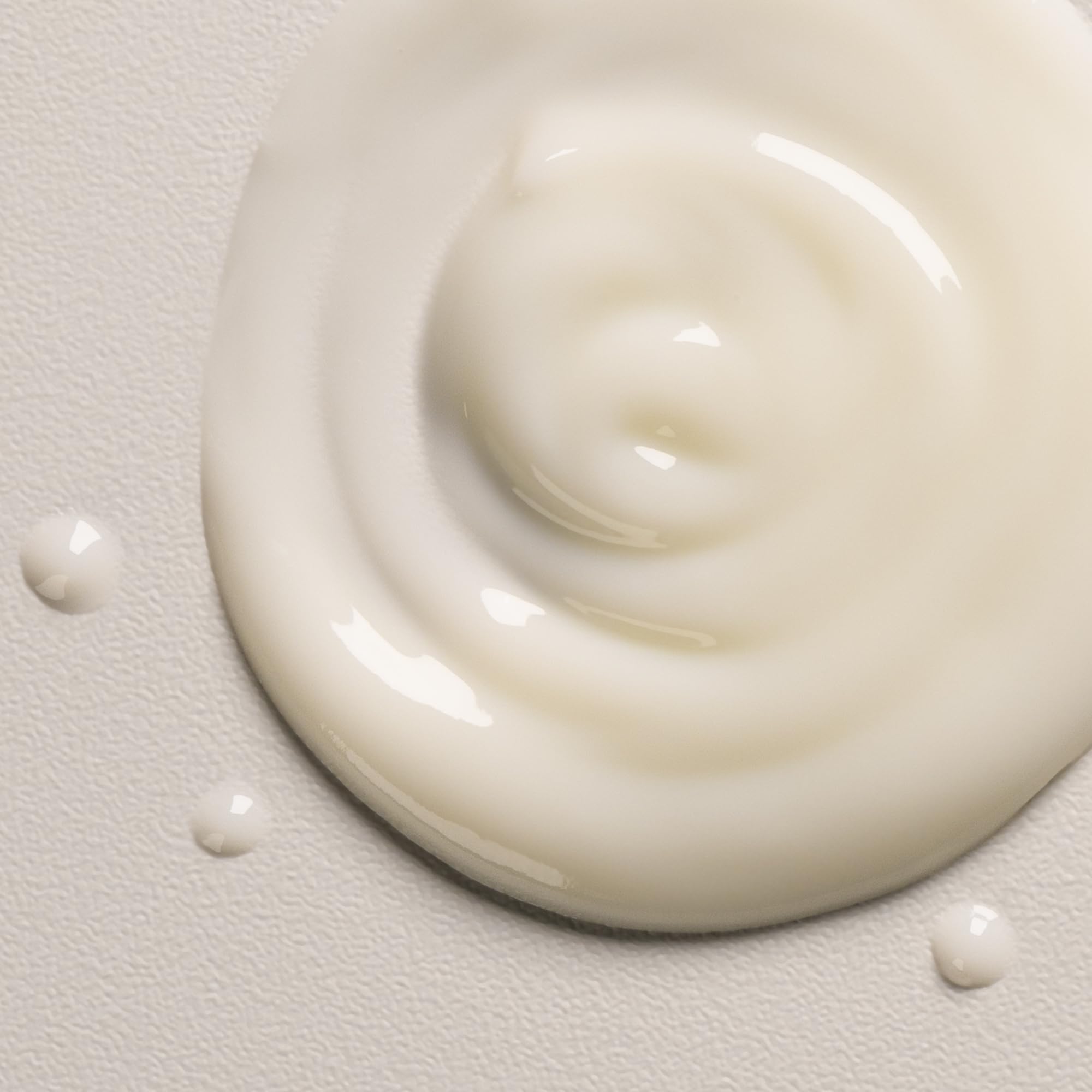Davines application on damp hair showing easy distribution and reduced tangles
