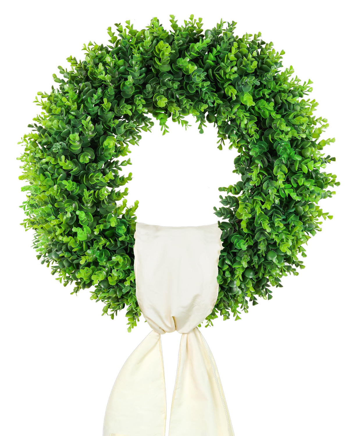 DDHS boxwood wreath front view showing welcoming look and curb appeal