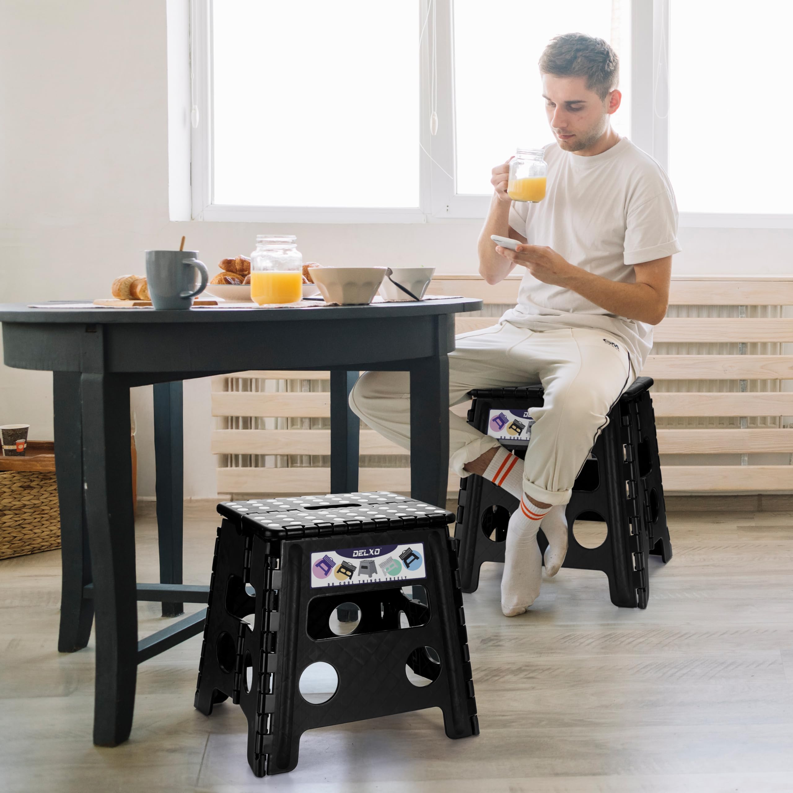 Delxo anti-slip rubber feet detail providing floor grip and stability