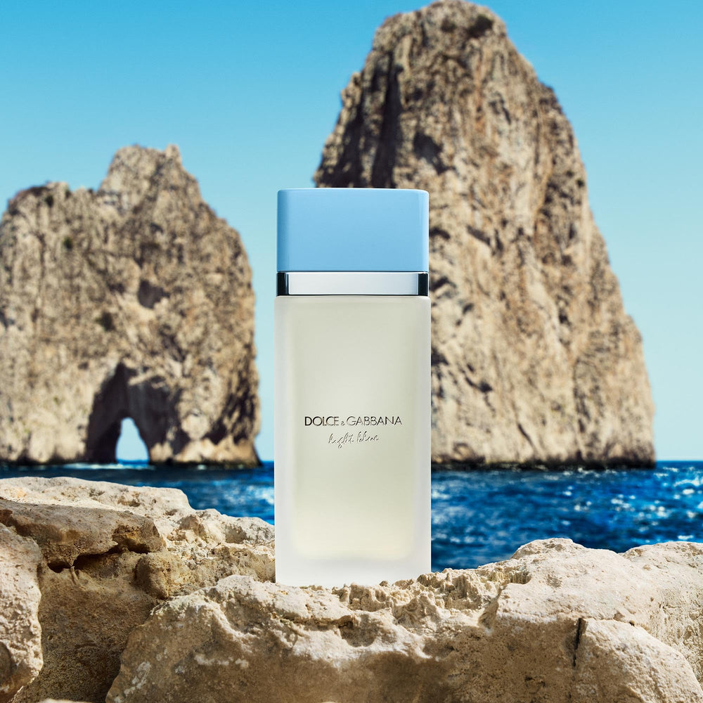 Dolce&Gabbana Light Blue 30ml next to credit card shows compact travel-friendly size