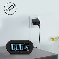 DreamSky close-up of blue digits and display clarity for quick time checks