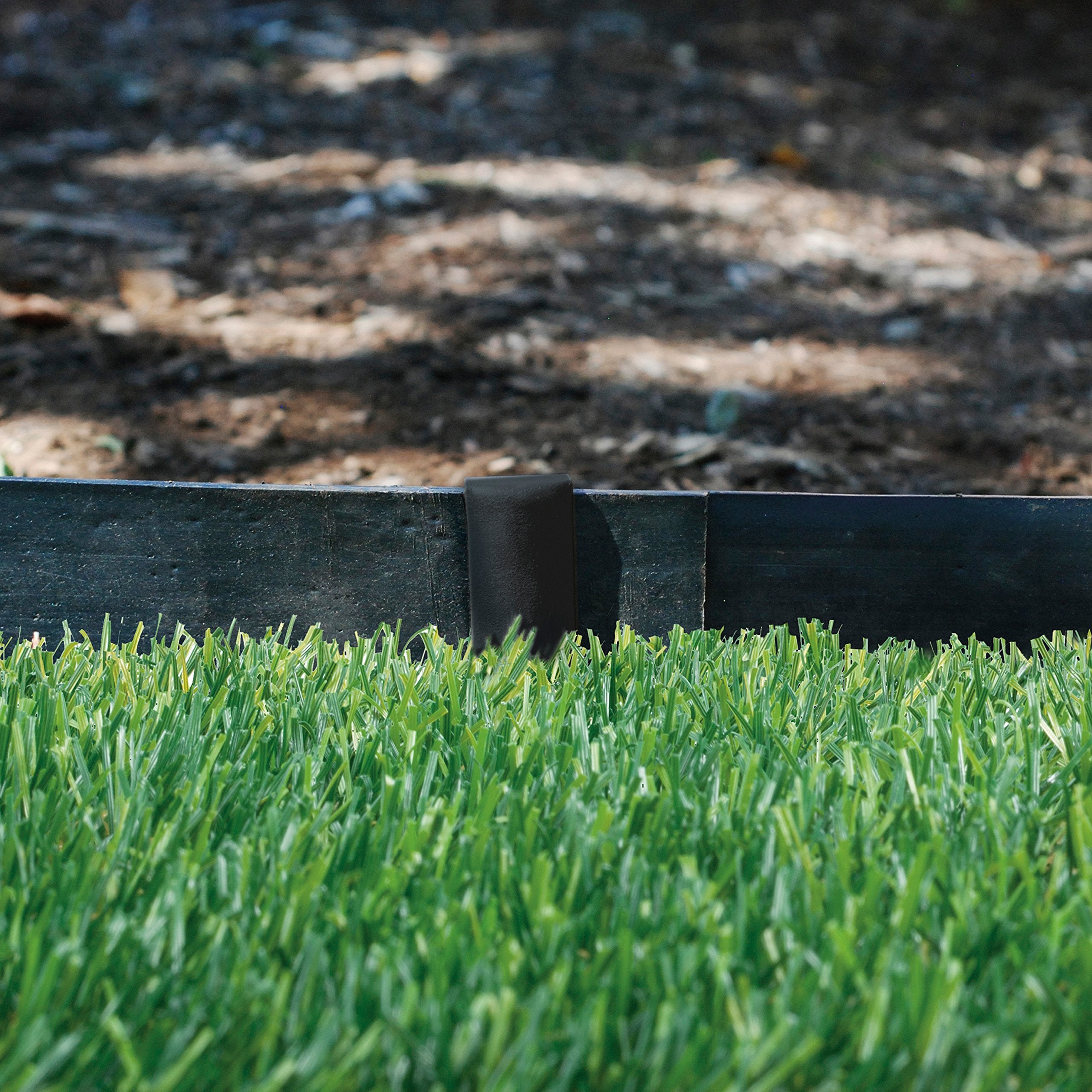 EasyFlex bonus anchoring stakes close-up displaying six stakes and enhanced stability