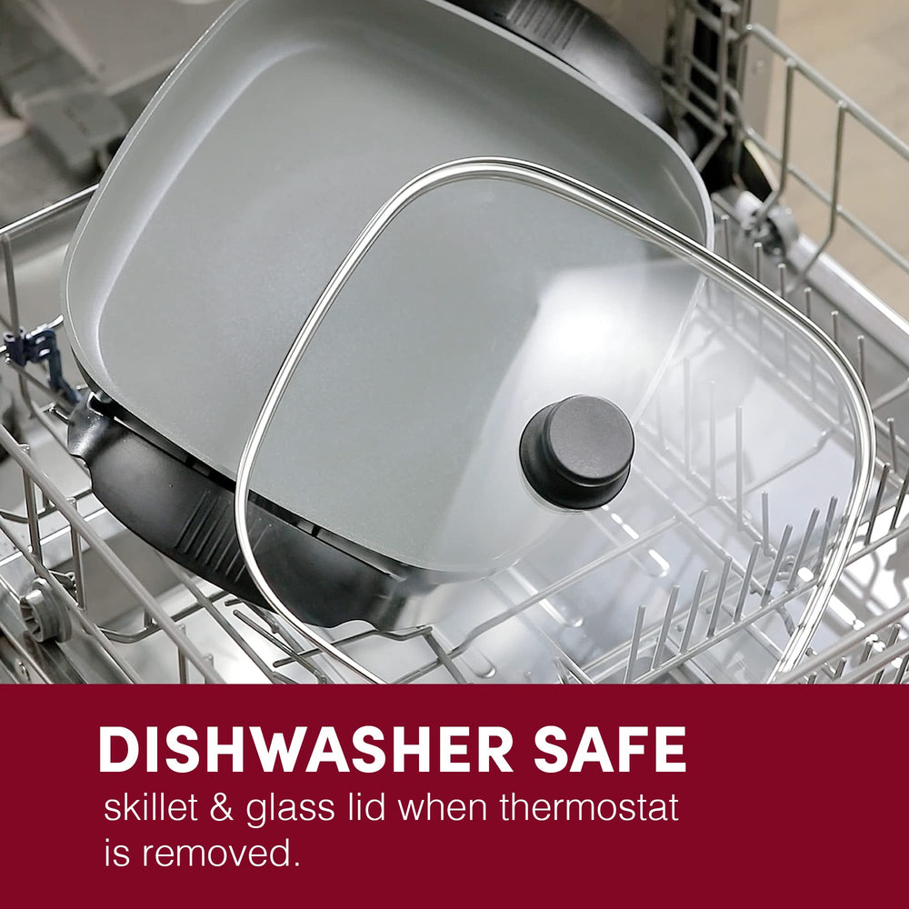 Elite Gourmet tempered glass lid with visible steam locking moisture to retain flavor