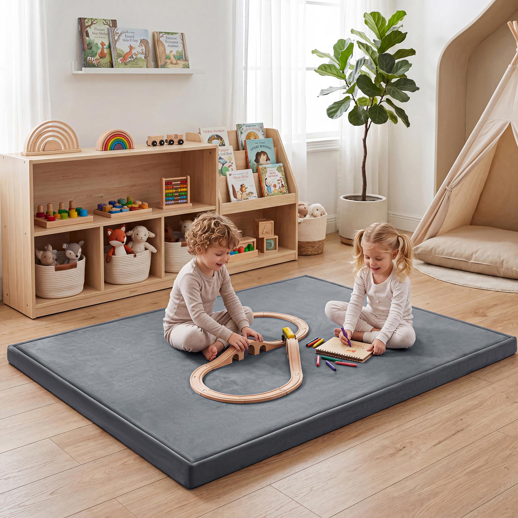 Fengdulong mat with toys showing scale and usable play surface