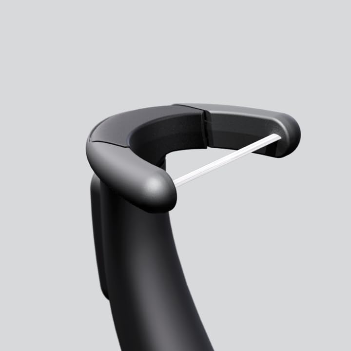 Flaus flat floss profile closeup showing gentle contact and effective glide