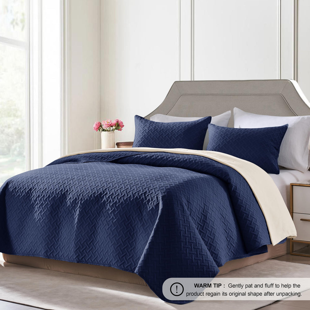 FLYMME close-up of basket weave texture highlighting soft microfiber feel