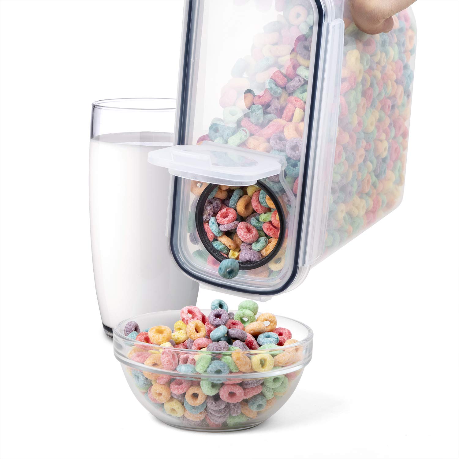 FOOYOO size comparison next to measuring cup highlighting 135.2oz large capacity