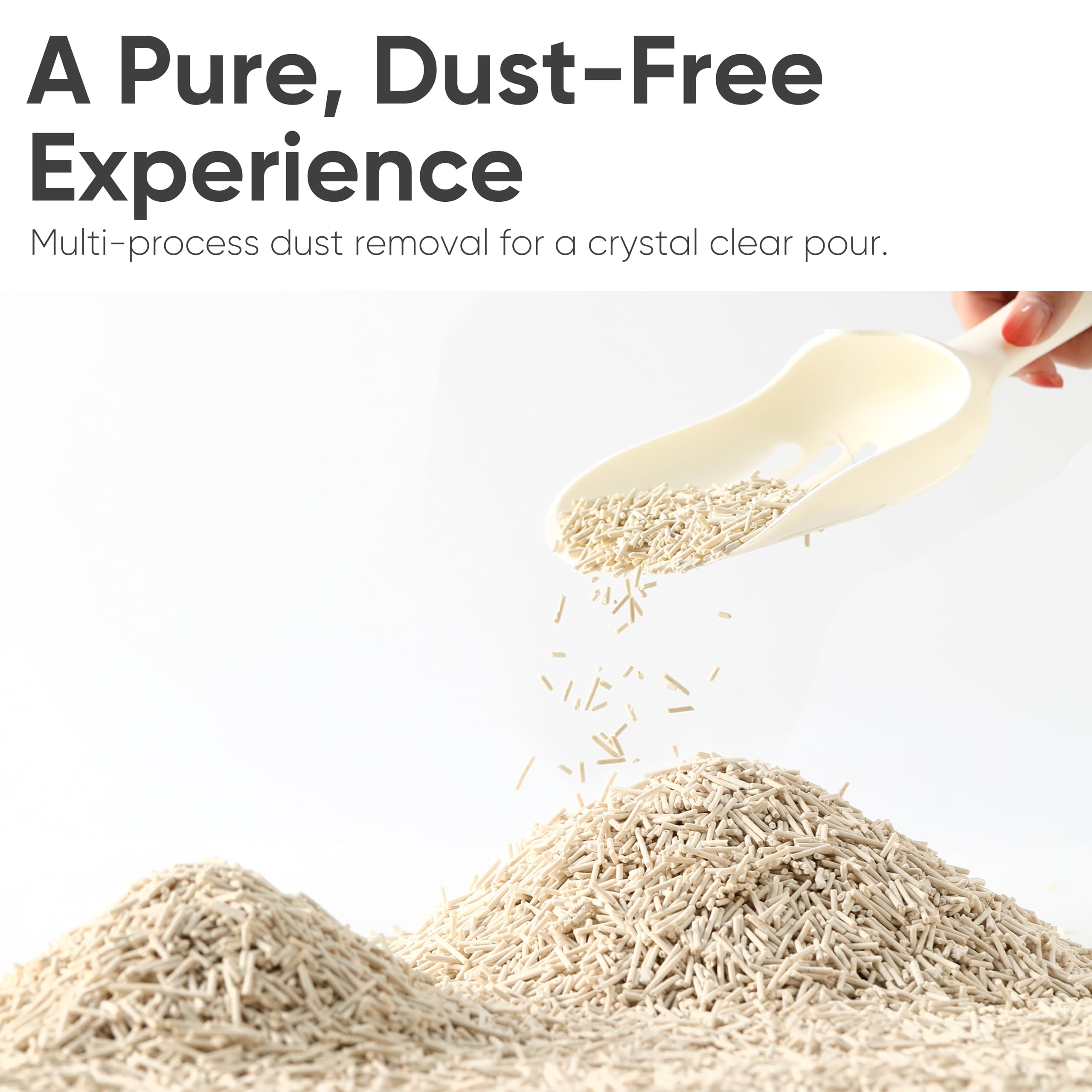 FUKUMARU showing firm clump being scooped for easy cleaning benefit