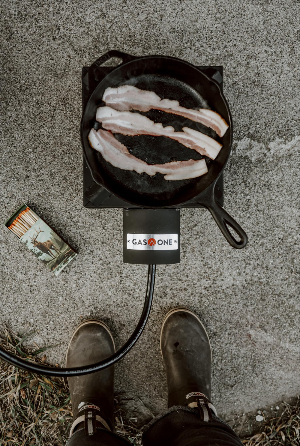 Gas One beside a large pot to show scale and capacity for big outdoor cooking