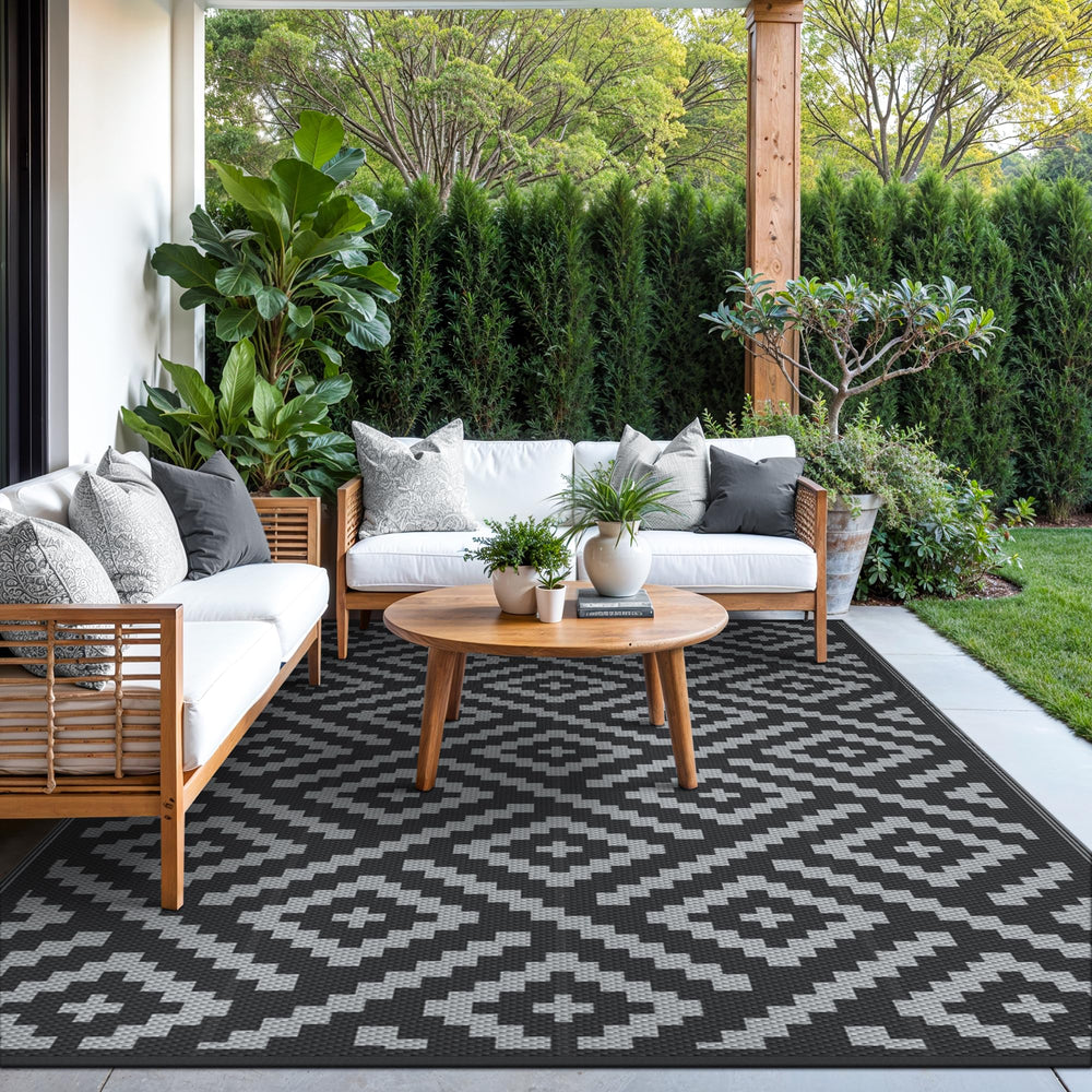 GENIMO grid backing close-up demonstrates drainage and non-slip outdoor stability