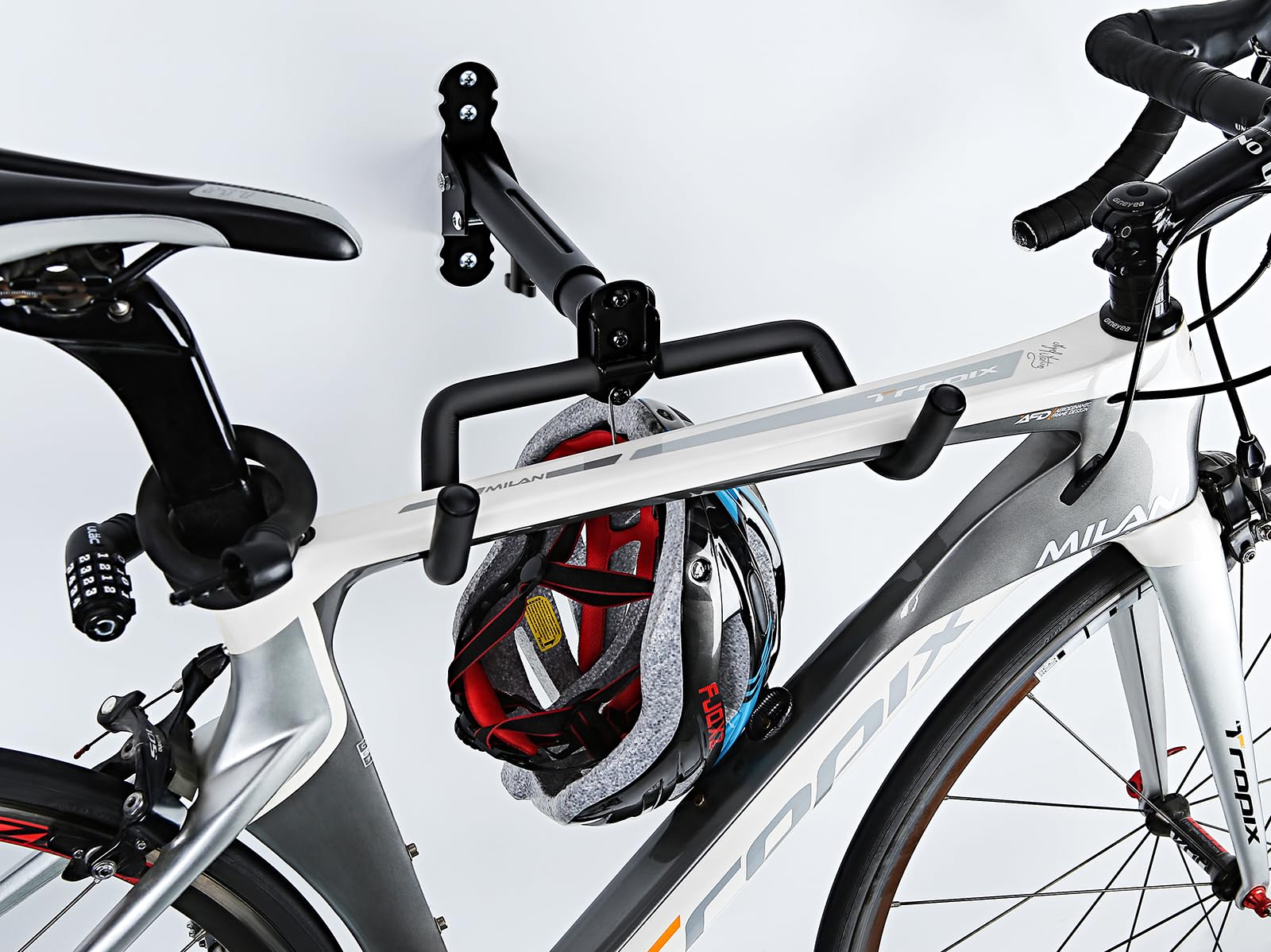 Gootus packaging and included mounting hardware for easy install