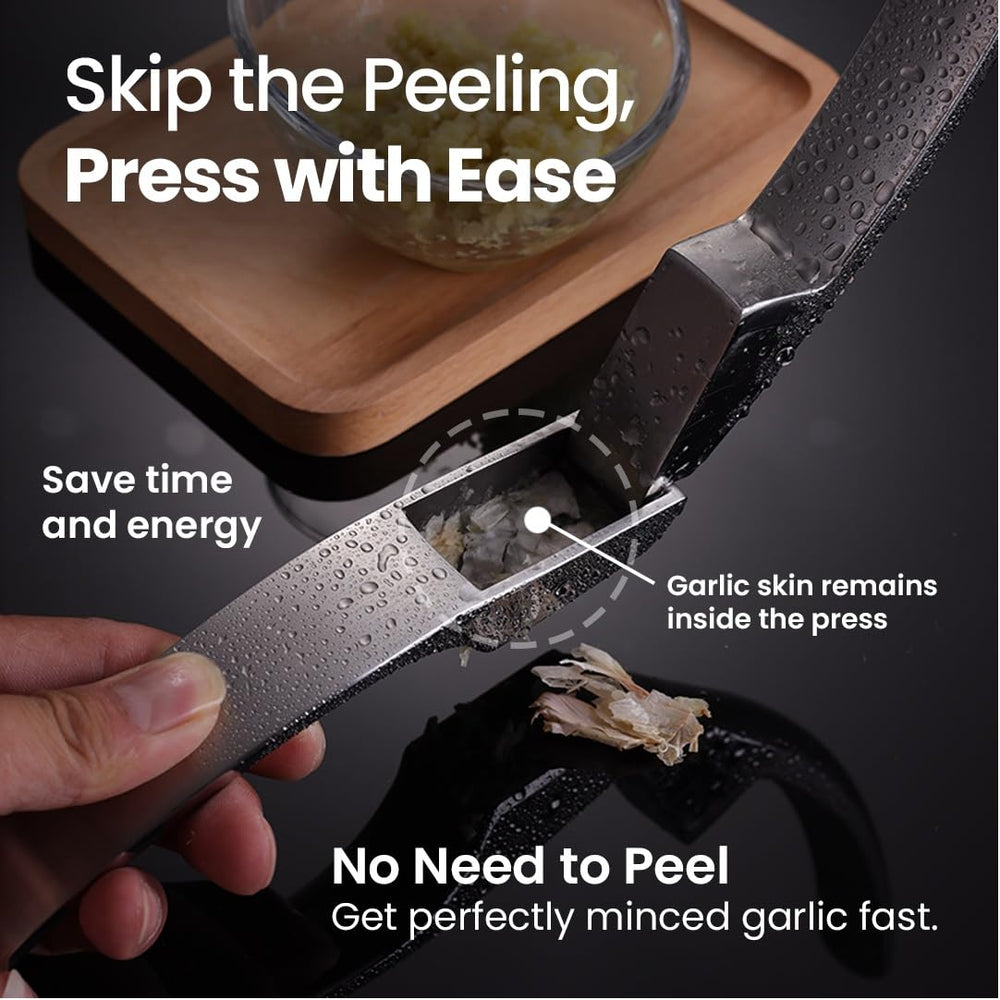 Gourmet Easy ergonomic handle detail offering comfortable leverage