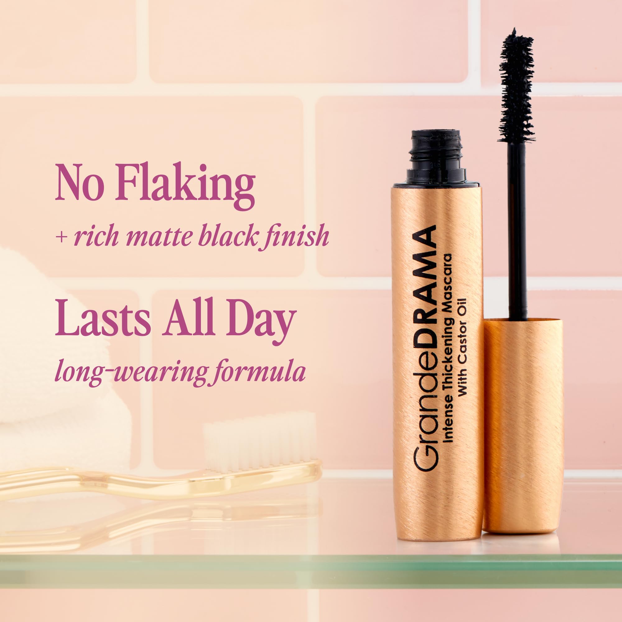 Grande Cosmetics GrandeDRAMA applied on model lashes, displays added length and volume