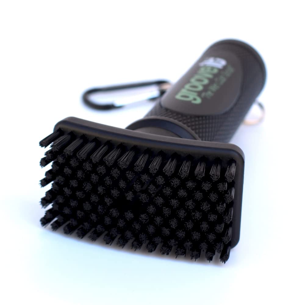 Grooveit magnet attached to golf bag for secure access
