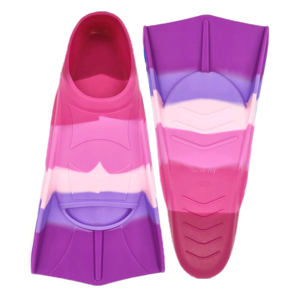 Gugmoy non-slip sole closeup highlighting traction for safer poolside walks
