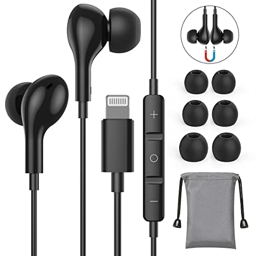 Guguearth earphones in commuter setting showing hands-free call convenience