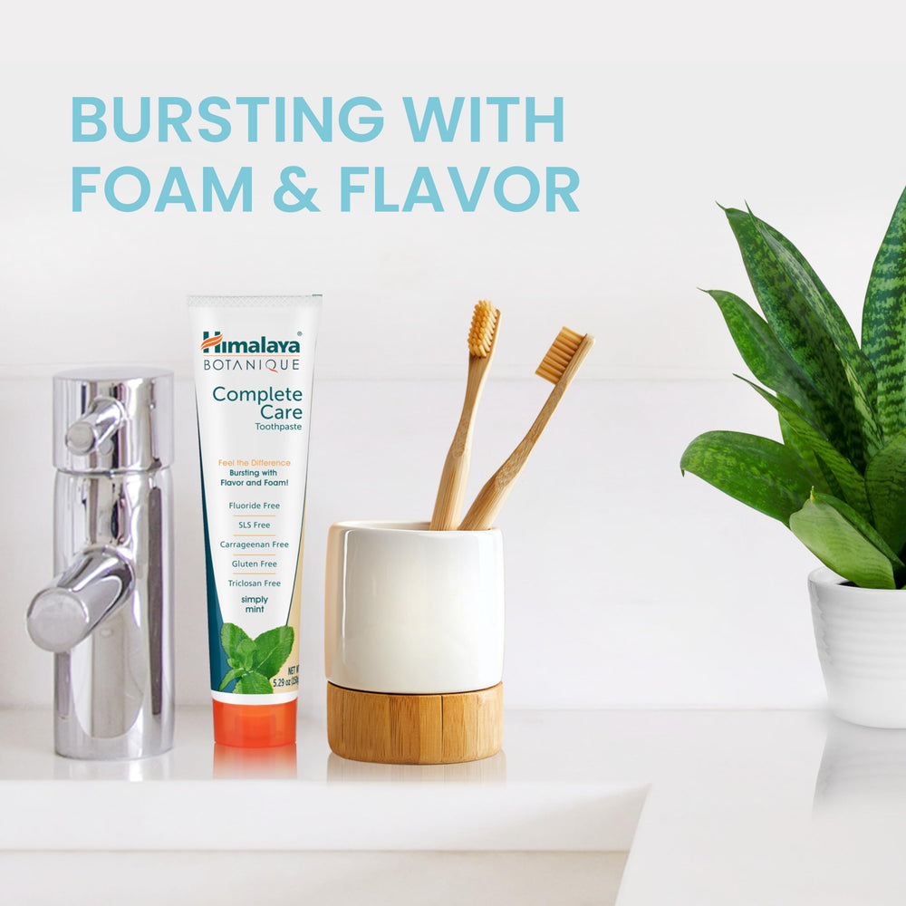 Himalaya creamy paste texture close-up for effective tooth cleaning
