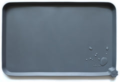 Hoki Found front view gray mat protecting floor and keeping bowls tidy
