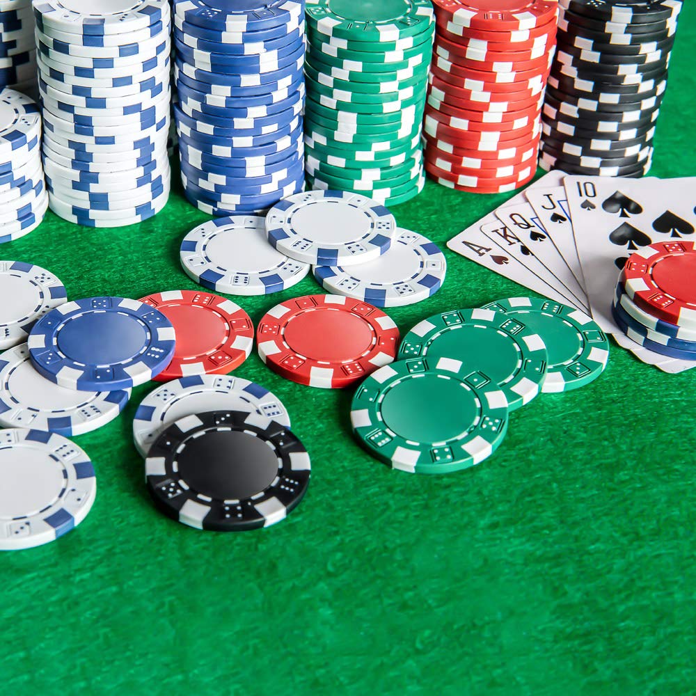 Homwom family playing poker showing social fun and durable pieces