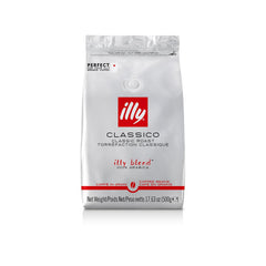 close-up of illy whole beans texture and roast, highlights aromatic quality
