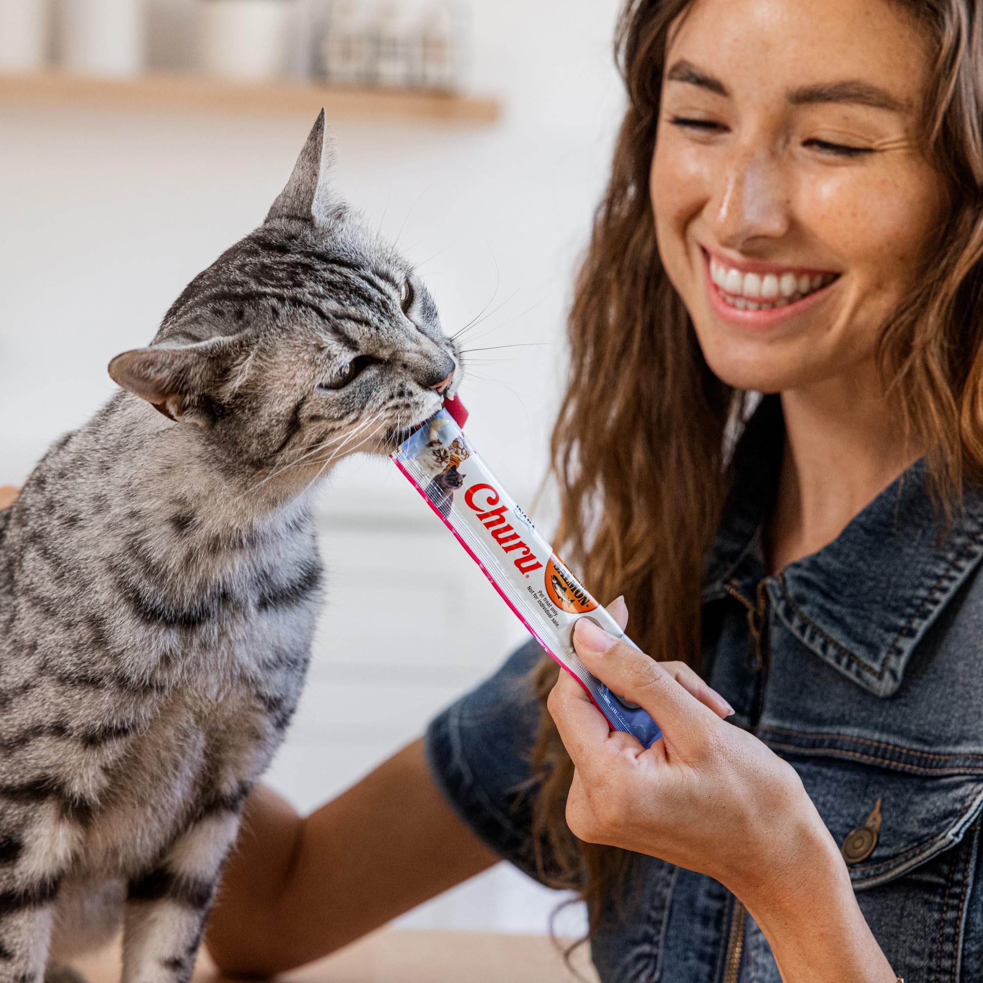 INABA nutrition label close-up highlighting taurine and vitamin E benefits