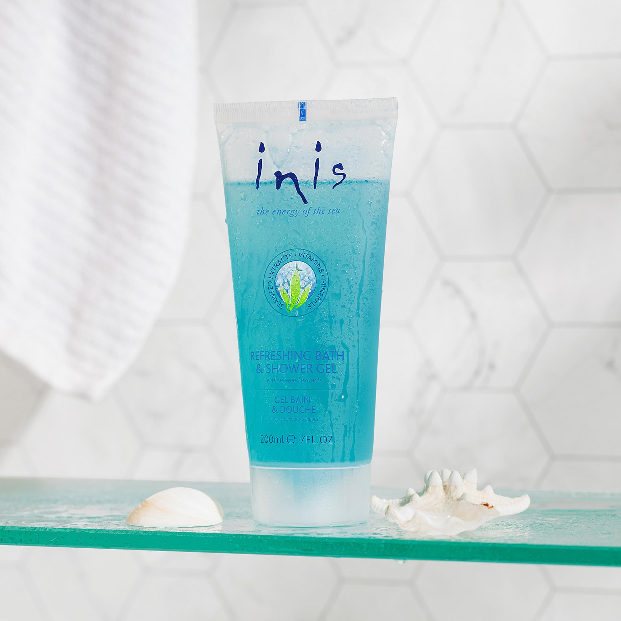 Inis label close-up highlighting product name and ingredient claims