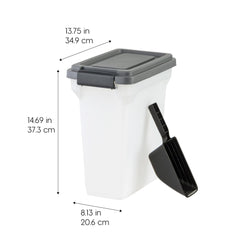 IRIS USA close-up of silicone lid seal and snap-lock latch ensuring airtight freshness benefit