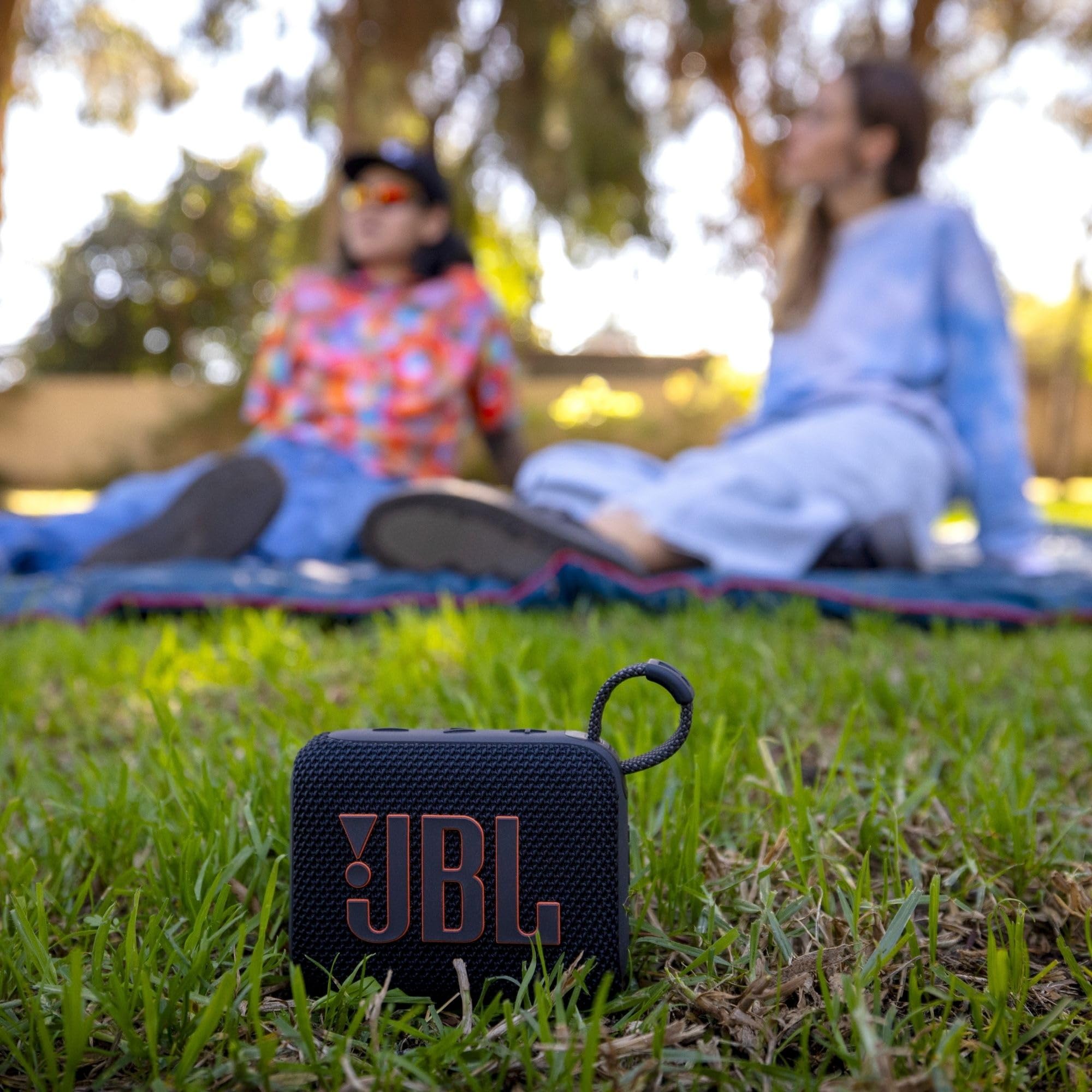 JBL Go 4 integrated loop detail for easy carrying and secure attachment benefit