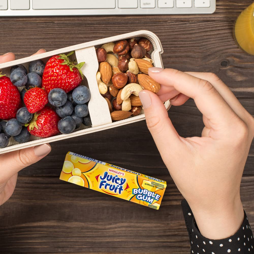 Juicy Fruit pouch open with five pieces emphasizing ready-to-share