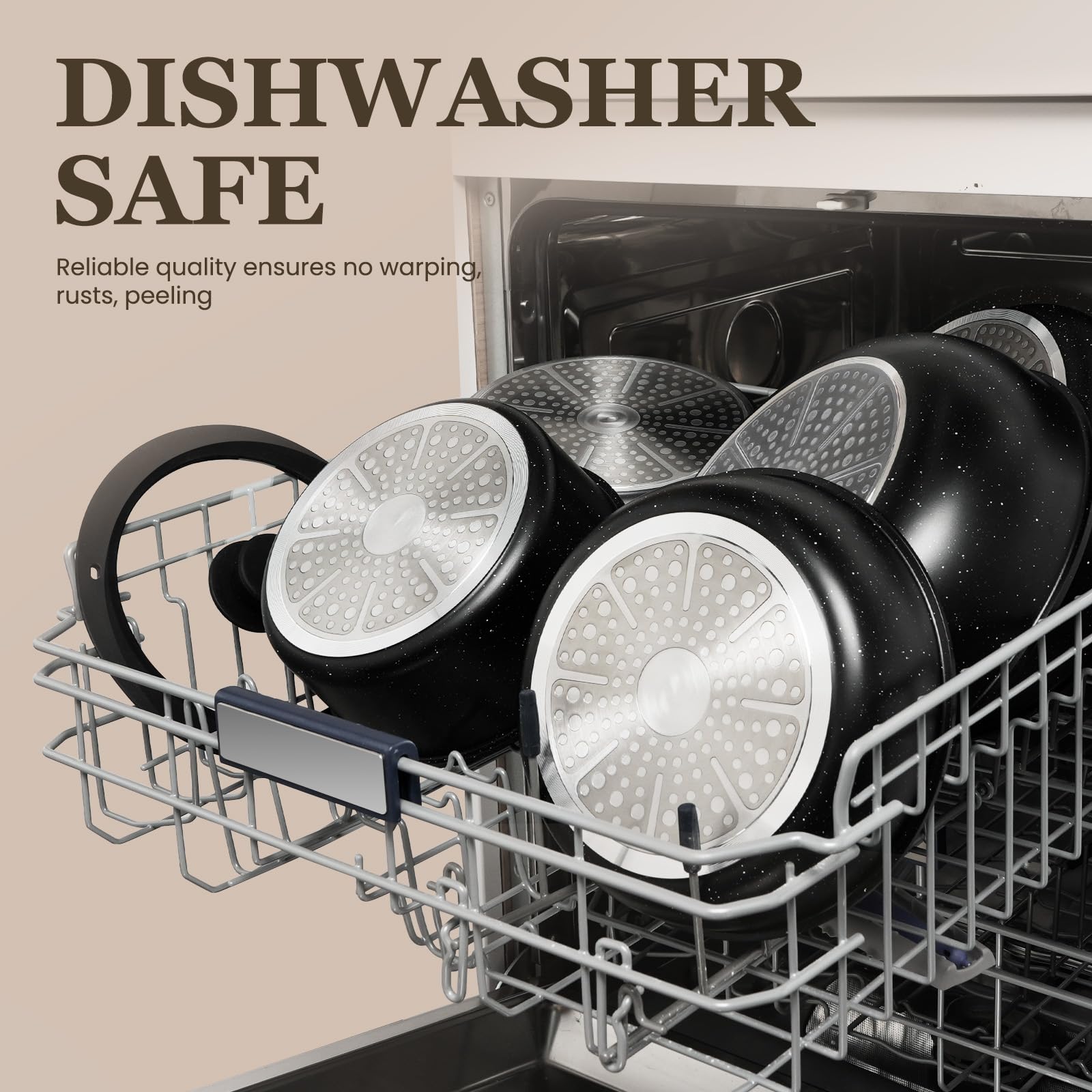 Kikcoin glass lids with silicone rims on pans showing secure sealing and spill-prevention benefit