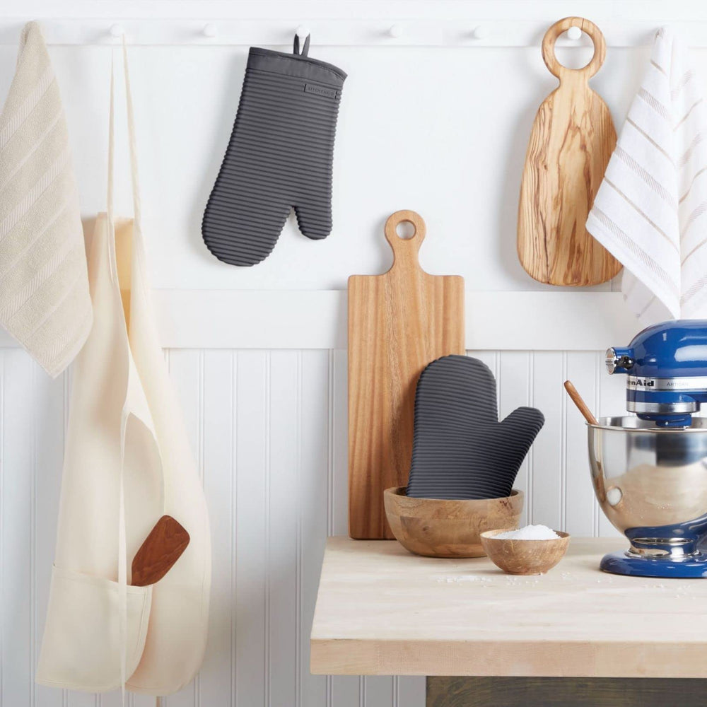KitchenAid cotton cuff closeup highlighting wrist coverage and comfort