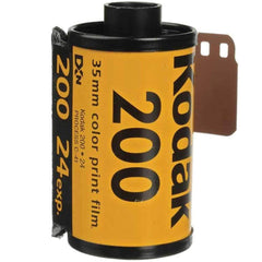KODAK Gold 200 film leader and frame close-up, highlighting grain detail and handling benefit