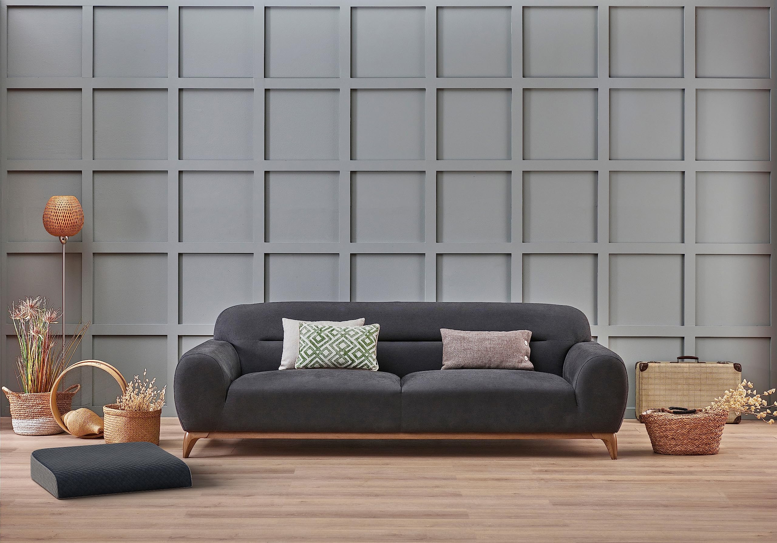 Kölbs lifestyle floor seating showing versatile use and cozy support
