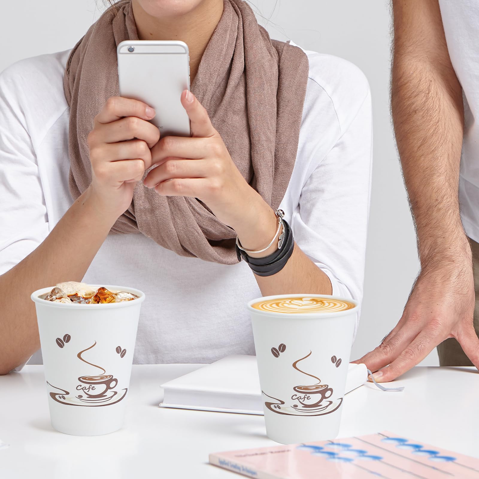 Lamosi cups on event table illustrating fast service convenience