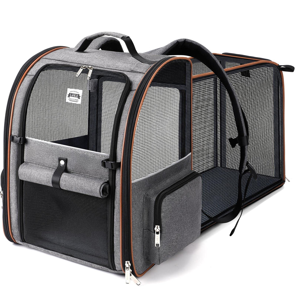 Lekebobor front view with full front opening showing easy pet access and comfort