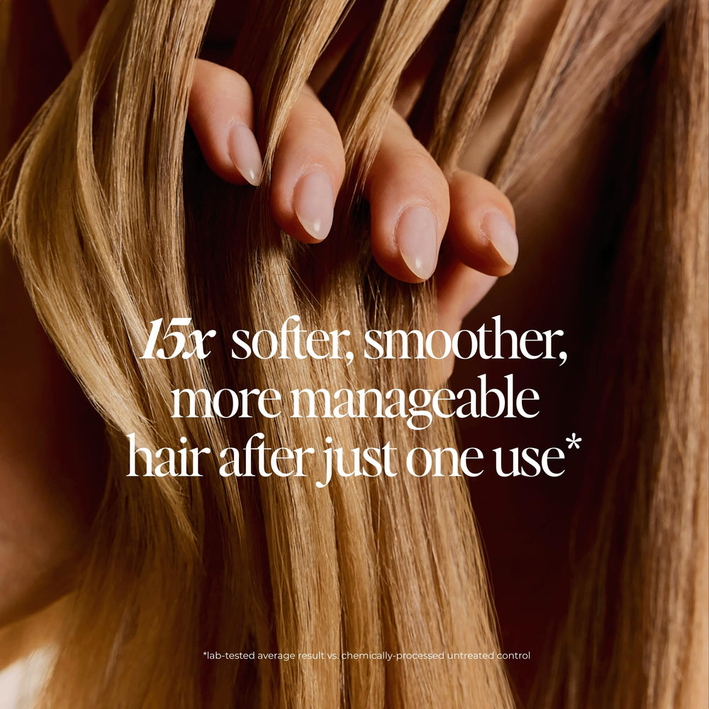LolaVie close-up texture of lightweight spray for smooth detangling benefit