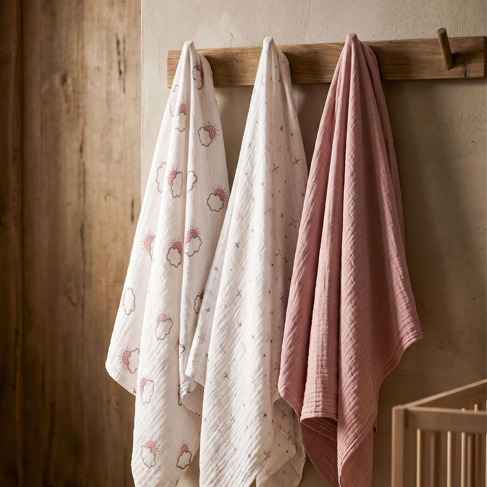 LYRICHOM BABY used as burp cloth absorbing spills and protecting clothes