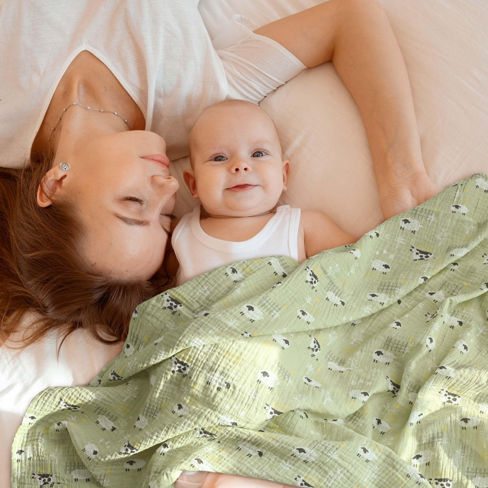 LYRICHOM BABY used as burp cloth absorbing spills and protecting clothing quickly