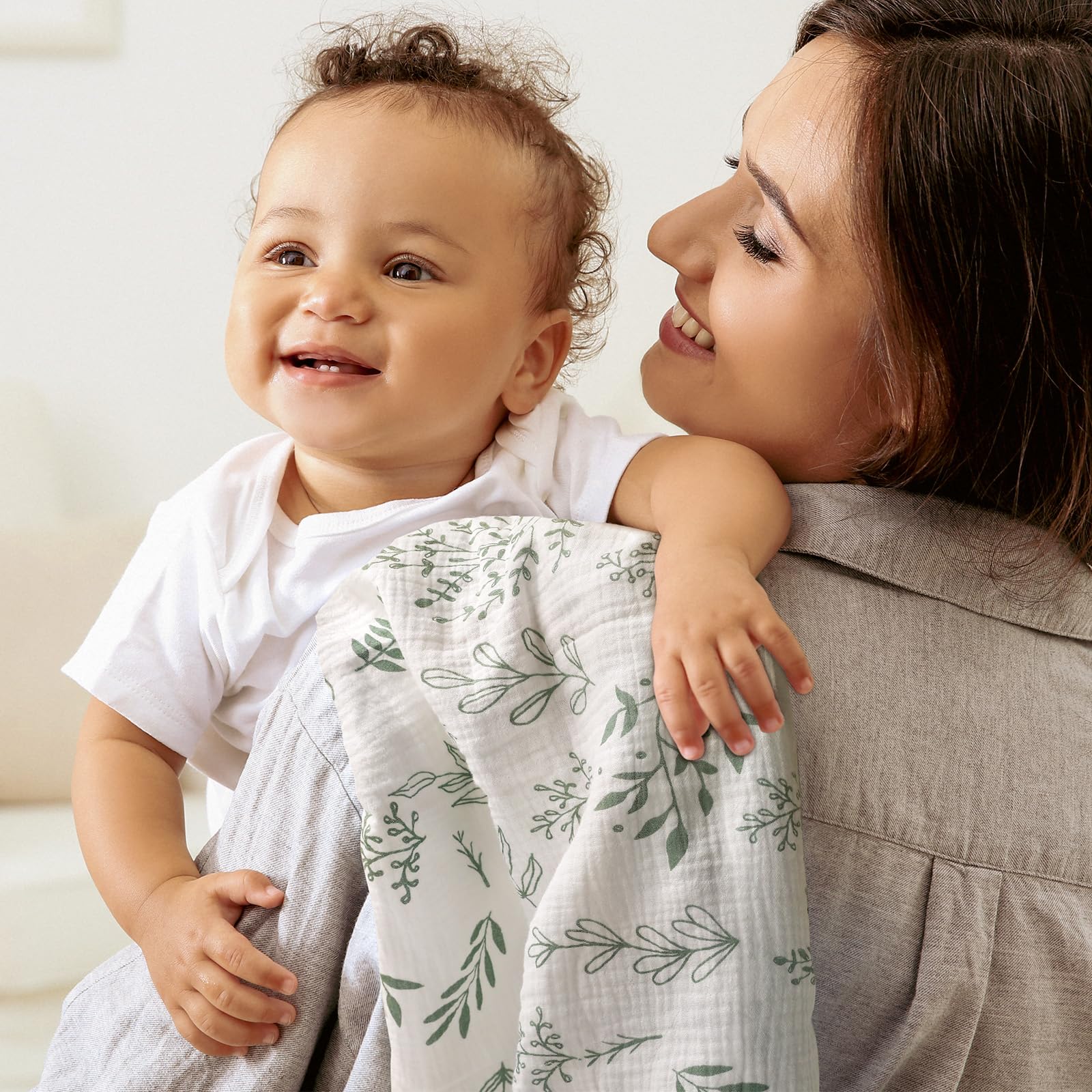 LYRICHOM BABY close-up of muslin weave highlighting breathable soft texture