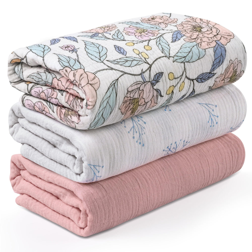 LYRICHOM BABY front packaging showing three muslin blankets, ready as a gift