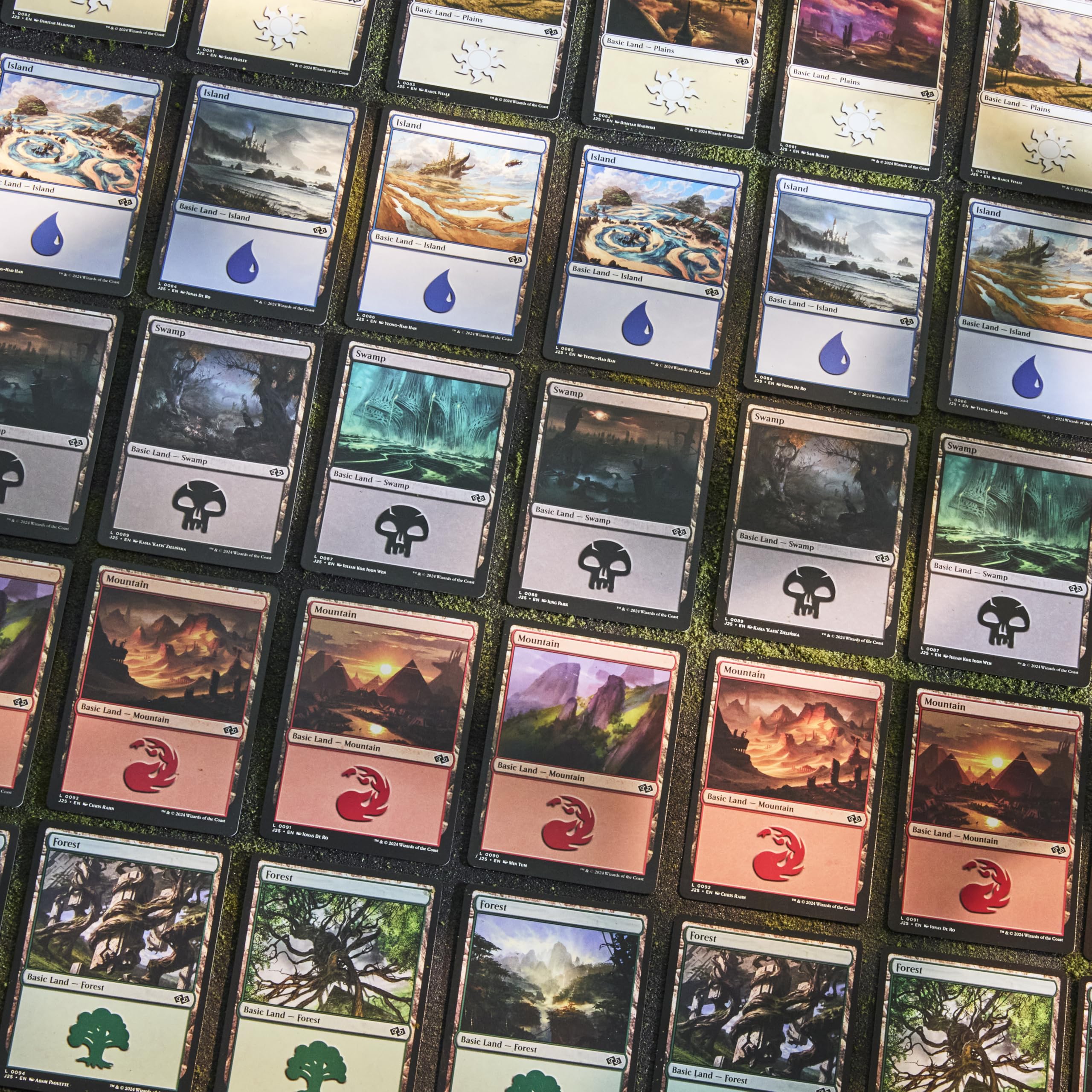 Magic: The Gathering reusable storage box label showing easy transport and protection