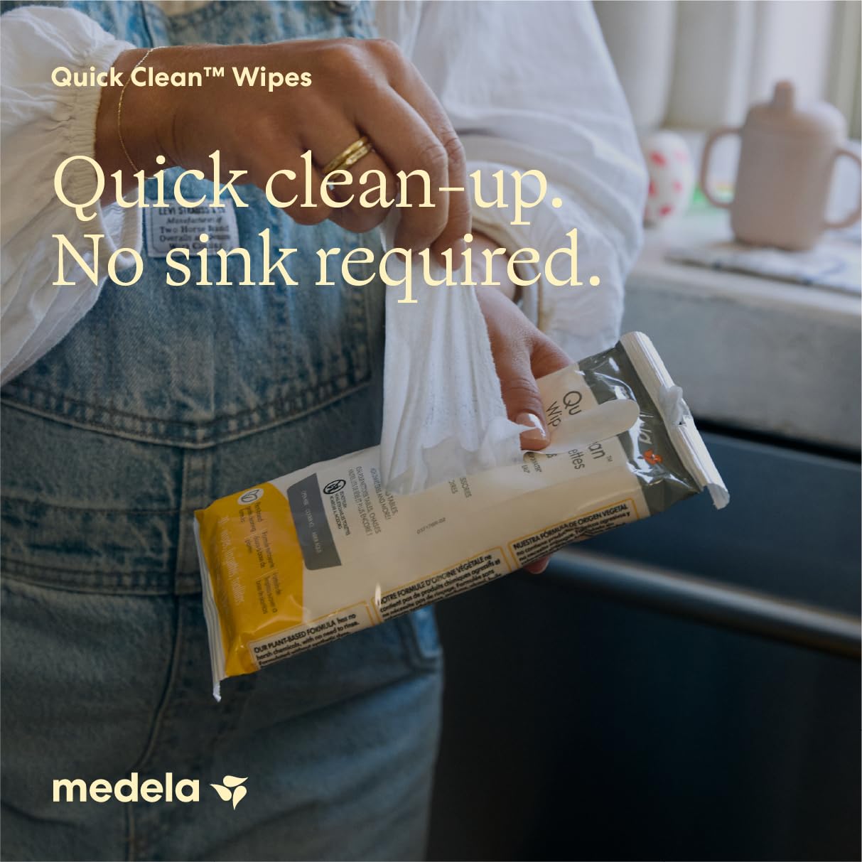 Medela resealable pack close-up demonstrating easy-open seal and portability benefit