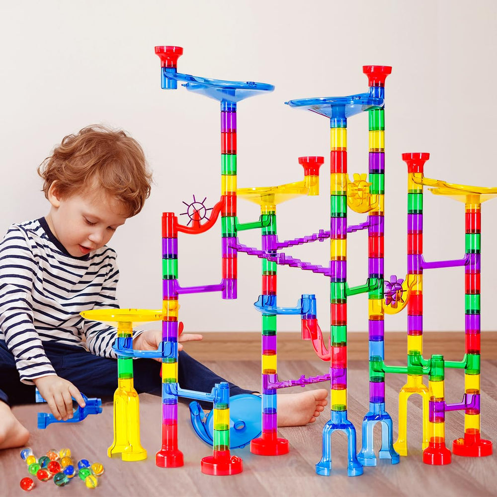Meland children building together promoting cooperative play