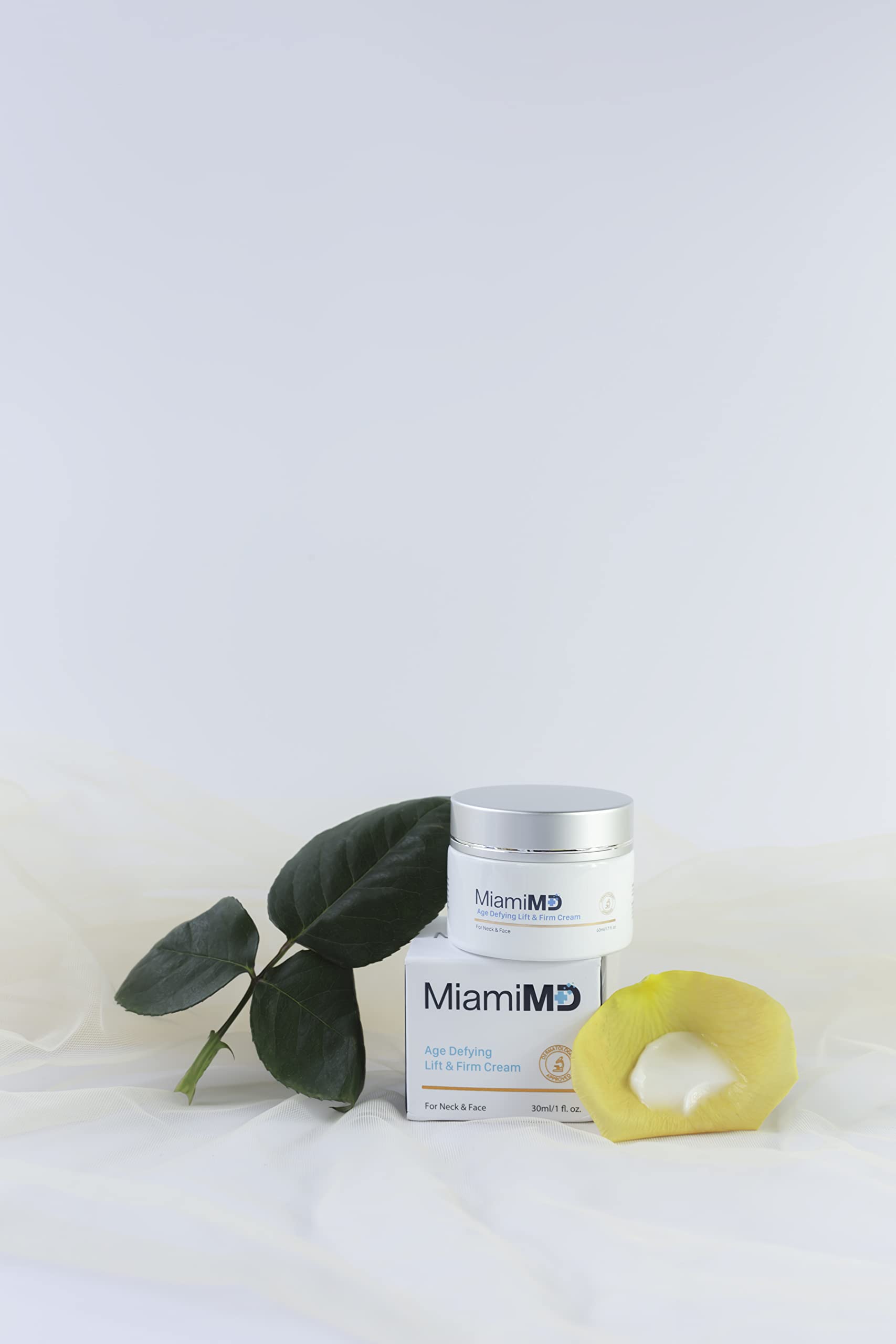 MiamiMD label close-up showing paraben-free and fragrance-free benefits