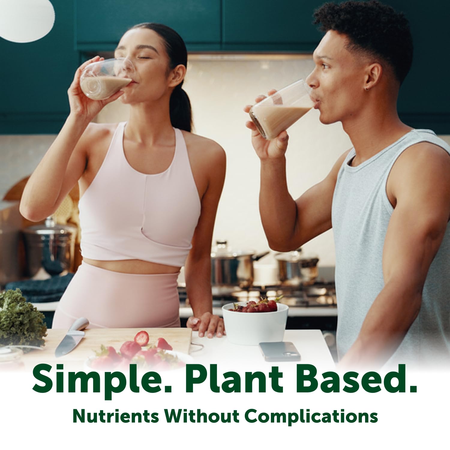 Micro Ingredients powder on spoon for accurate two-scoop serving measurement