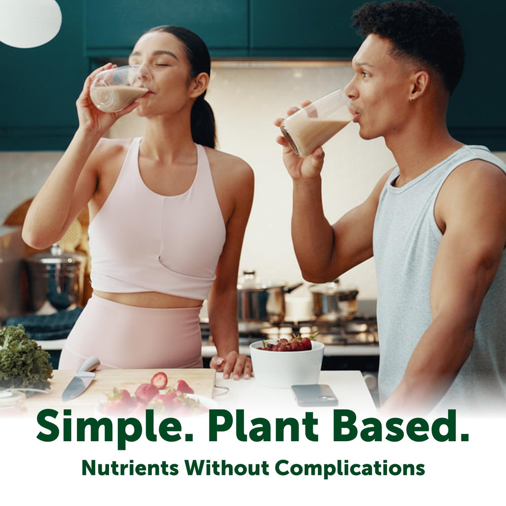 Micro Ingredients powder on spoon for accurate two-scoop serving measurement