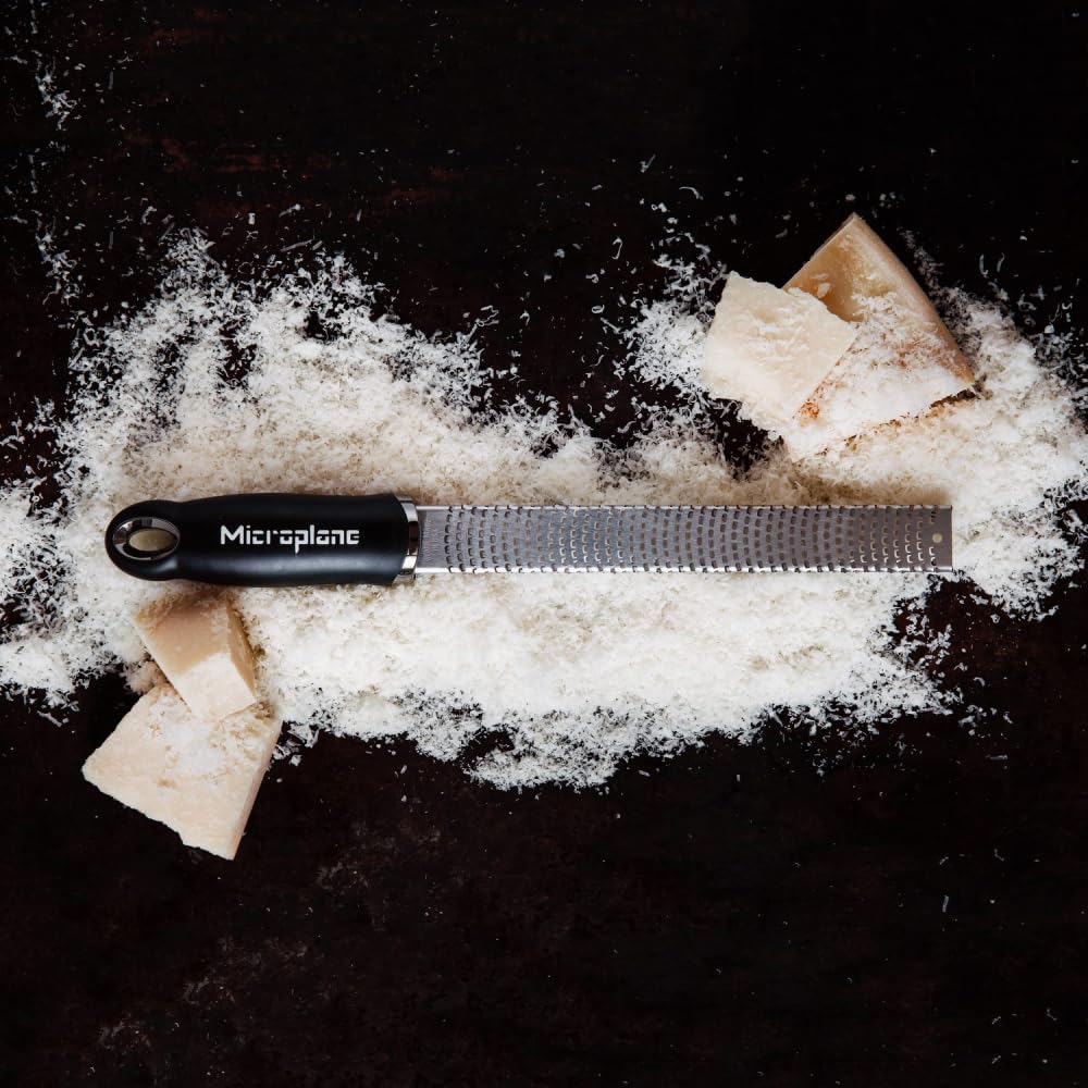 Microplane non-scratch end tabs protecting countertop during use